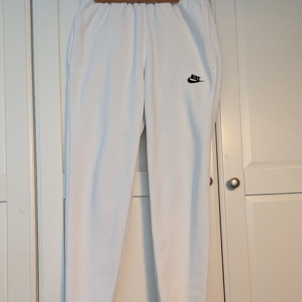 Women's Nike Standard Fit Mid Rise Joggers White Size Small